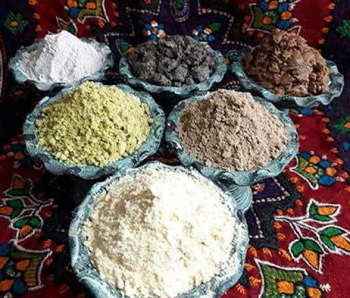 قاووت یکی ازانواع سوغات خوشمزه کرمان